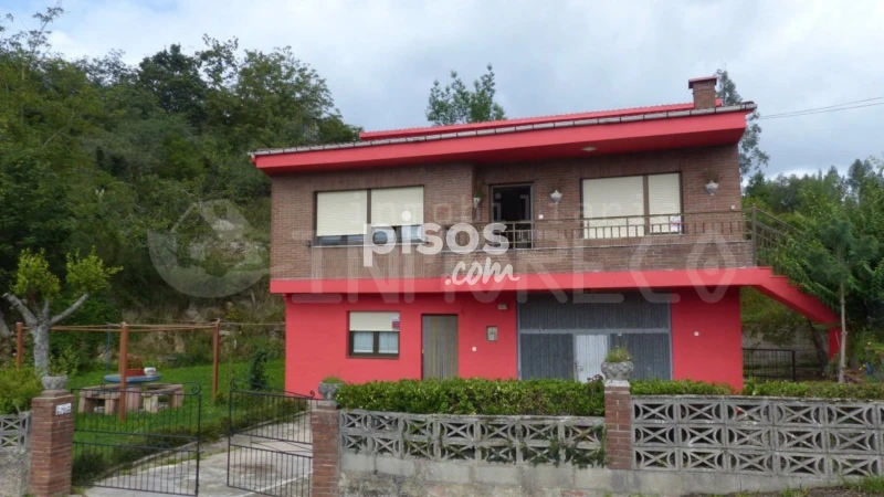 Casa en venta en Calle Calero, Los Corrales de Buelna de 265.000 €