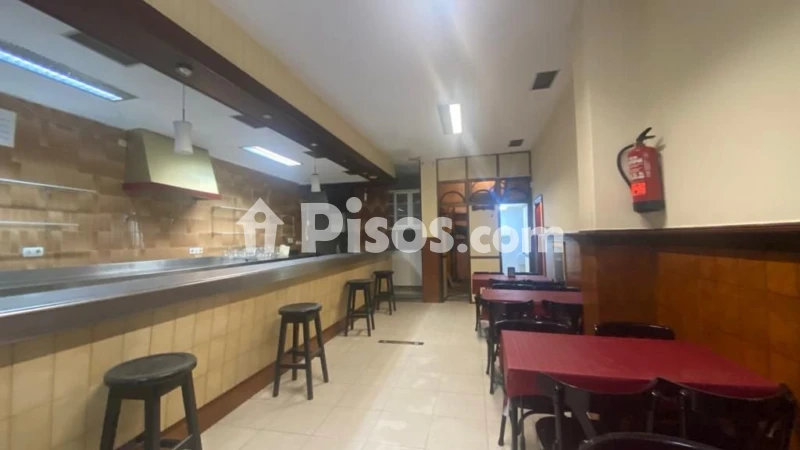 Local comercial en venta en Calle de San Vicente, cerca de Calle de San Luis