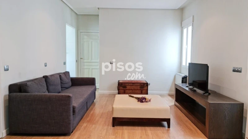 Piso en alquiler en Calle de Montesa