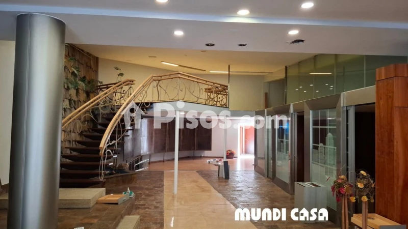 Local comercial en venta en Avenida Barraña