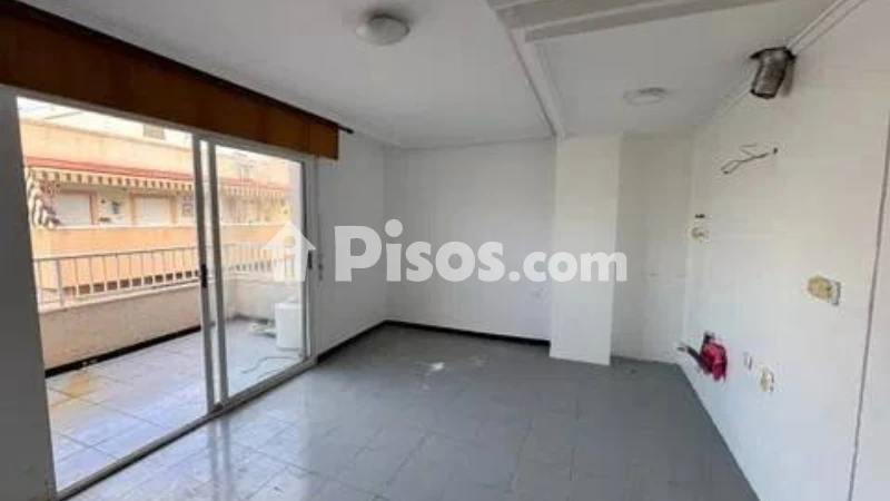 Pis – Torrevieja, Urbanización Calas Blancas