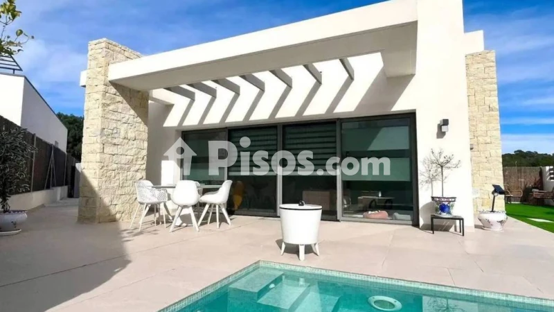 Casa – San Miguel de Salinas, Urbanización Las Filipinas