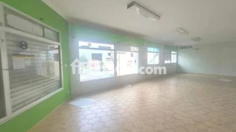 Local comercial en venta en Cariño