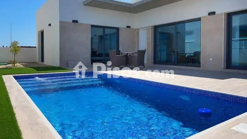 Casa – Daya Nueva