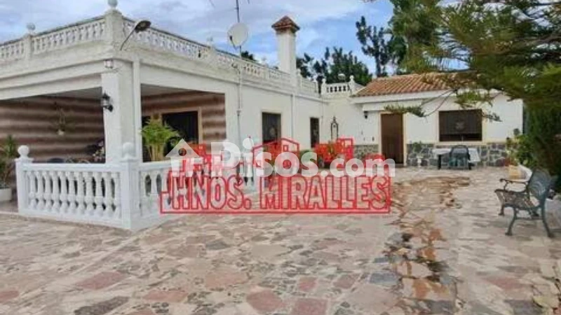 Casa – Albatera, Urbanización Serralba