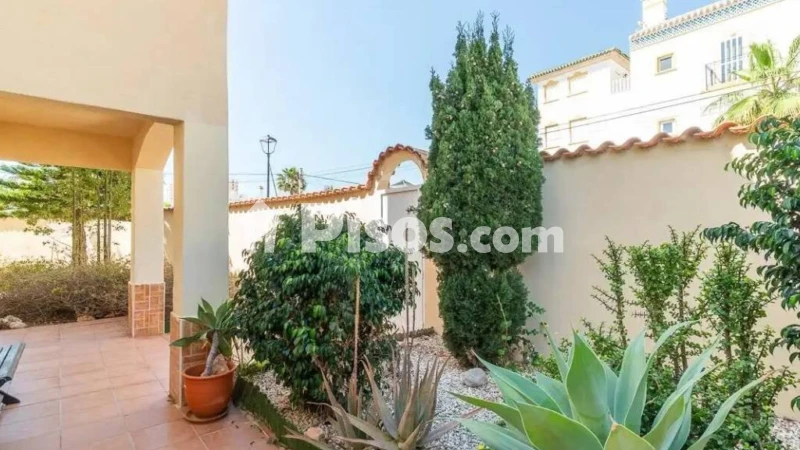 Chalet en venta en Calle de las Mimosas