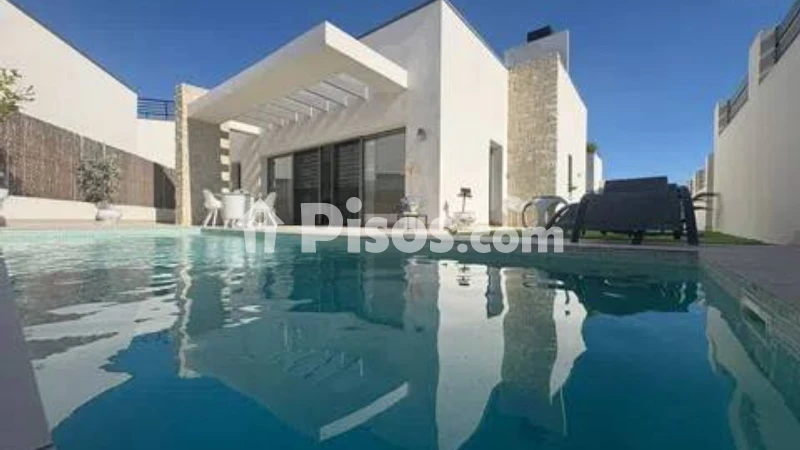 Casa – San Miguel de Salinas, Urbanización Las Filipinas