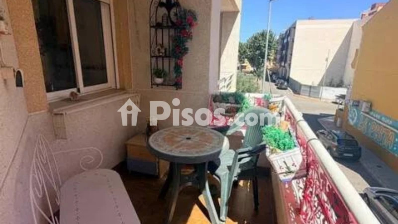 Piso – Los Montesinos, Barrio de los Miras