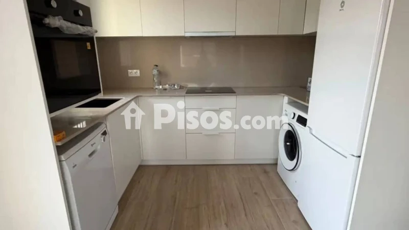Fotografía del inmueble reportado: 800 €/mes — Girona, Girona