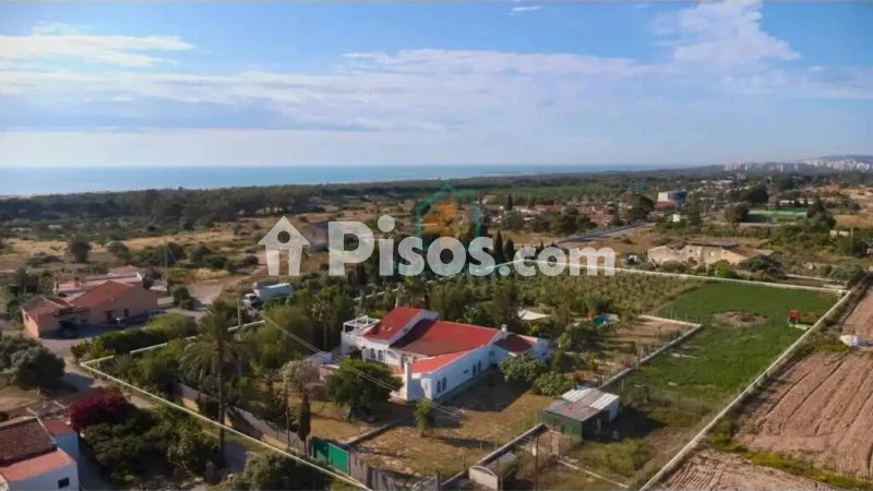 Chalet en venta en Matola-La Foia-Las Bayas-La Marina