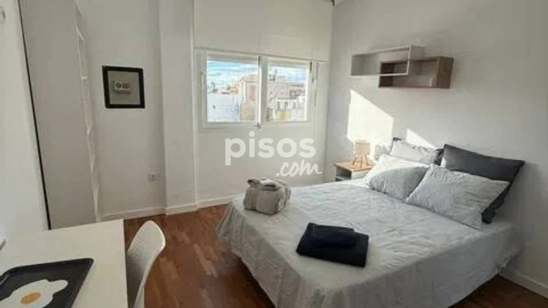 Piso en alquiler en Calle del Gorgos