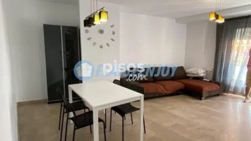 Piso en alquiler en Carrer Illes Canàries, cerca de Avenida del Puerto