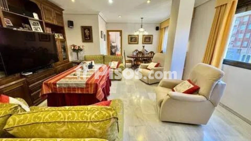 Piso en venta en Calle de la Escritora Gloria Fuertes - Vista 3