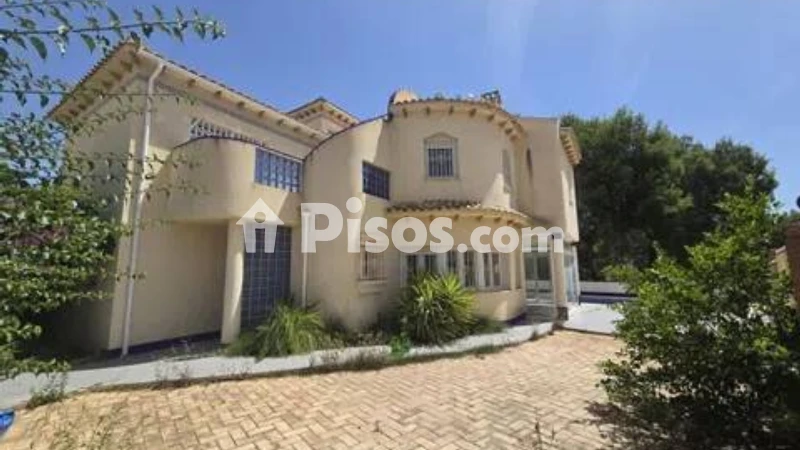 Pis – Orihuela, Urbanización Castillo de Don Juan, Villa Martín