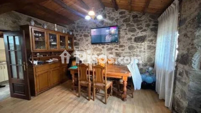 Pis – Ru, Cala en Porter, As Raposeiras