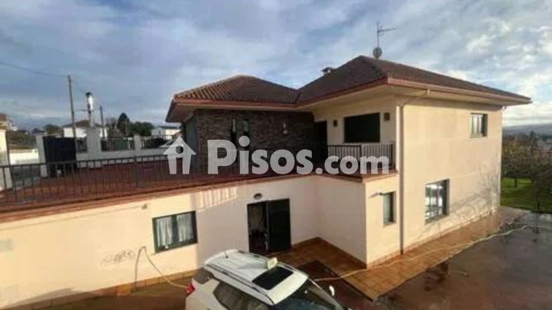 Pis – Bergondo, O Corral da Igrexa