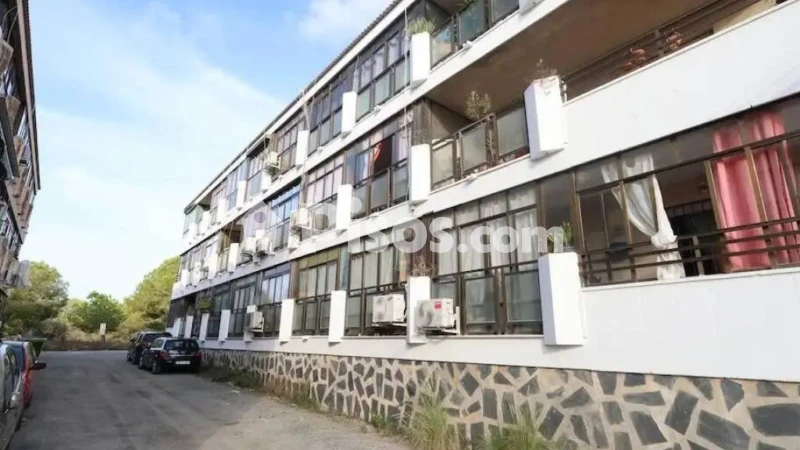 Pis – Torrevieja, Urbanización El Chaparral