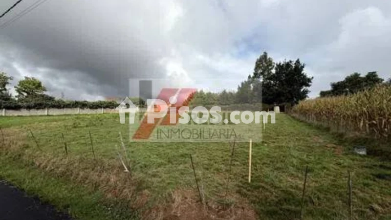 Terreno en venta en A Axilda