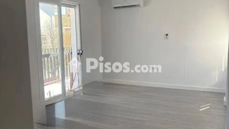 Piso en venta en Avenida de los Almogávares, cerca de Avenida de la Virgen de Linares - Vista 3