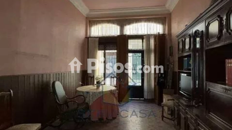 Casa – Hellín, Isso