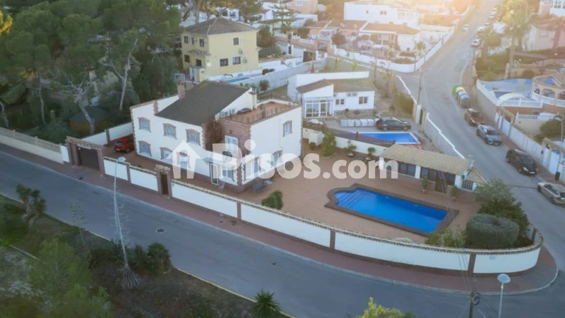 Casa – Torrevieja, Urbanización Los Balcones