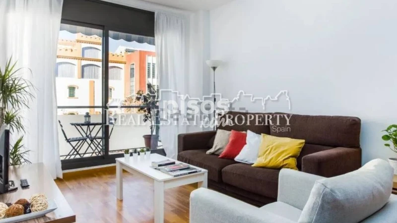 Piso en alquiler en Carrer del Rosselló, cerca de Carrer de Cartagena