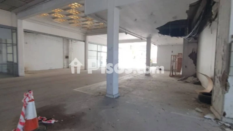 Local comercial en venta en Campus Sur-Santa Marta