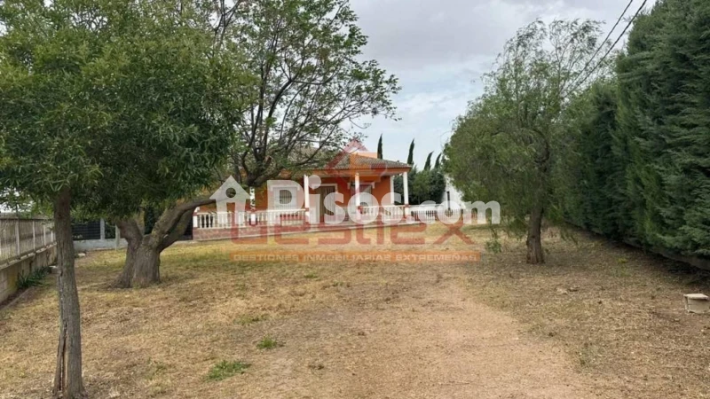 Chalet en venta en Almendralejo - Vista 3
