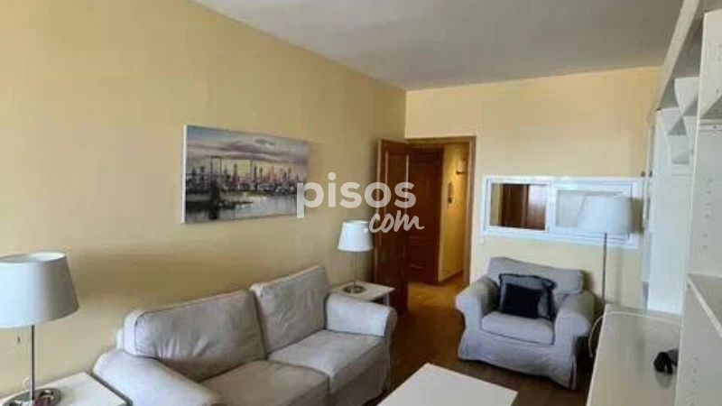 Piso en alquiler en Cuatro Caminos