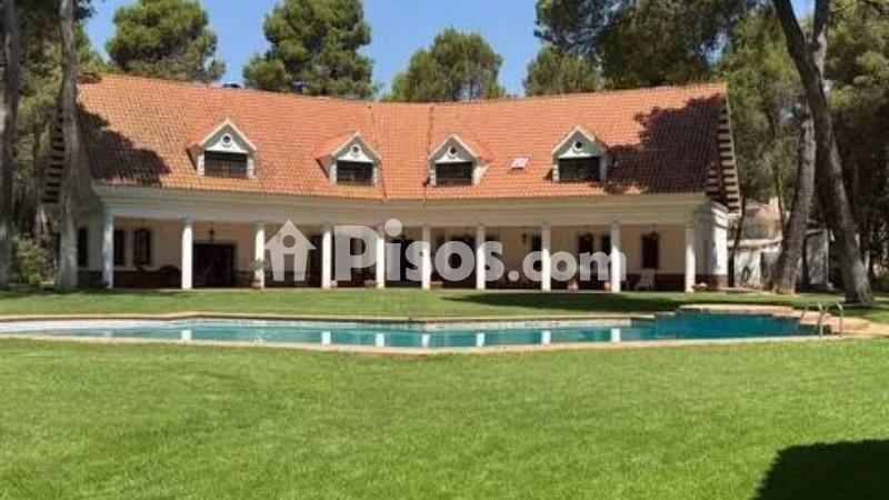 Casa – Albacete, Urbanización Pinares del Júcar