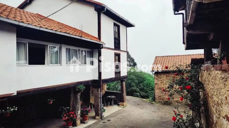 Casa – Salas, Samartín