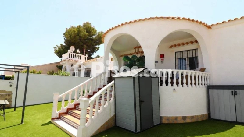 Casa – Orihuela, Urbanización Villacosta II-Las Filipinas, Villa Martín