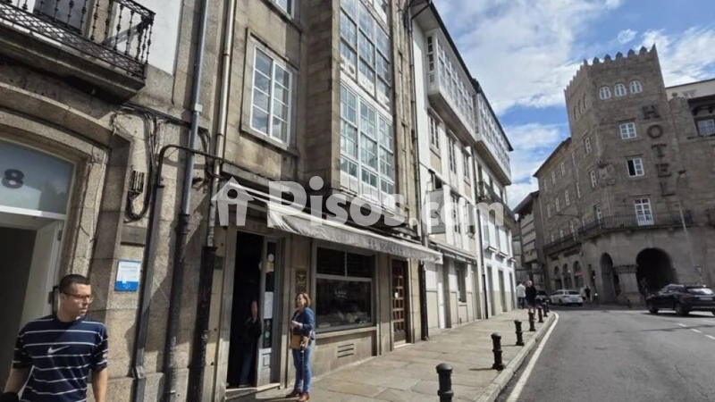 Pis – Santiago de Compostela, A Poza de Bar, O Ensanche