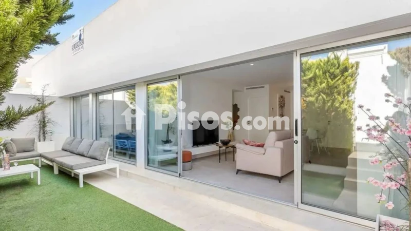 Pis – Torrevieja, Urbanización Los Balcones