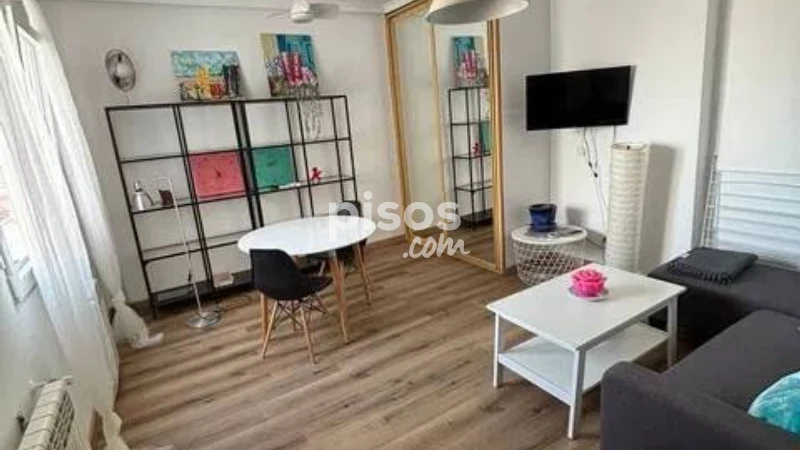 Ático en alquiler en Cuatro Caminos