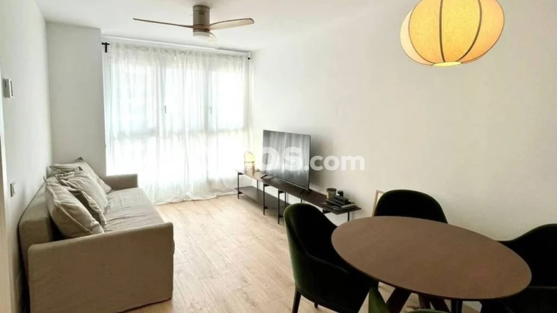 Piso en alquiler en Paseo de los Martiricos, Martiricos-La Roca (Distrito La Rosaleda-La Roca. Málaga Capital) de 1.700 €<span>/mes</span>