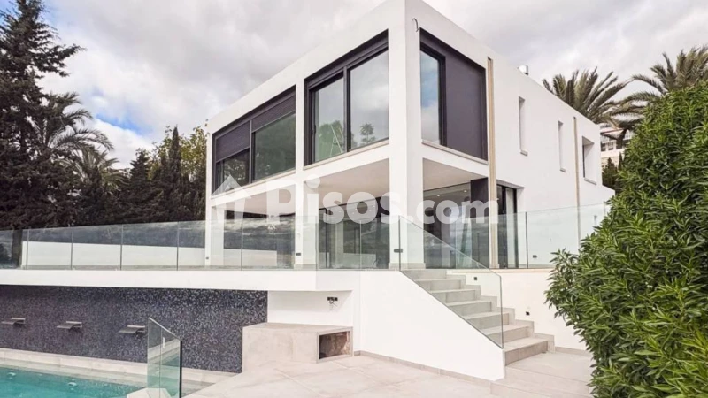 Namas, 341 m²