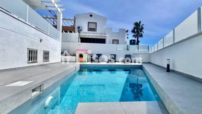 Casa – San Miguel de Salinas, Urbanización Las Filipinas