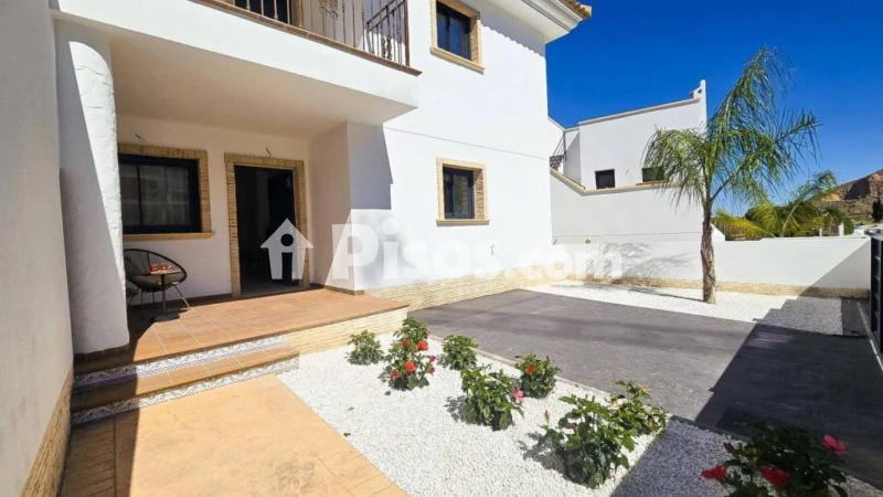 Namas, 64 m²