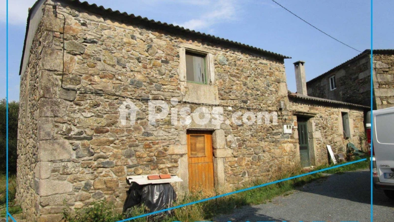 Casa – Sobrado, As Casas Baratas, A Alvariza