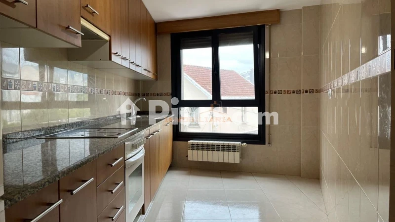 3-bed apartment, 100 m²