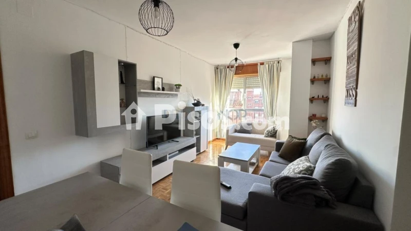Fotografía del inmueble reportado: 700 €/mes — León, León