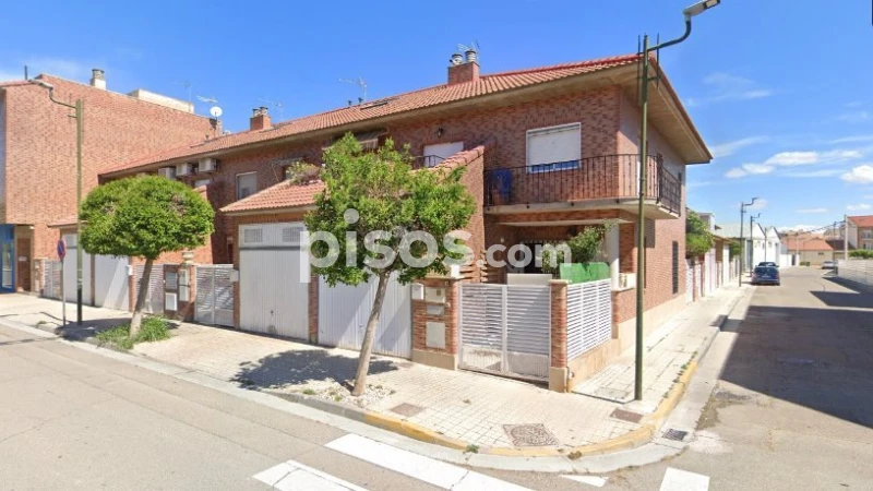 Casa adosada en venta en Avenida de Colón, Villanueva de Gállego de 113.000 €