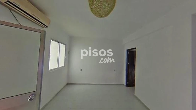 Casa en venta en Calle de Nuestra Señora de los Dolores, Lora del Río de 48.000 €