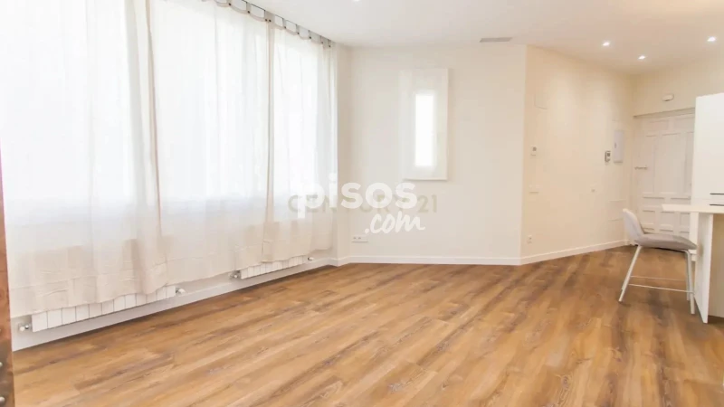 Piso en alquiler en Calle de Santa Engracia, cerca de Calle de Ponzano