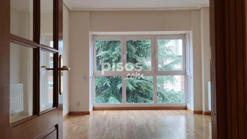 Piso en alquiler en Avenida Talgo