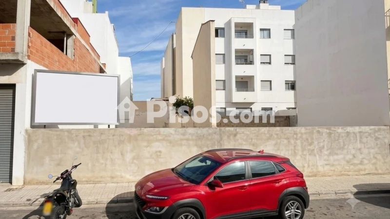 Terreno en venta en Carrer de Segaria, 10