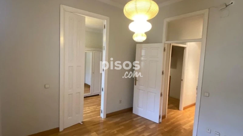 Piso en alquiler en Calle de los Jardines, 12