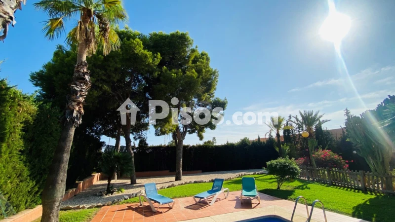 Chalet en venta en Alicante