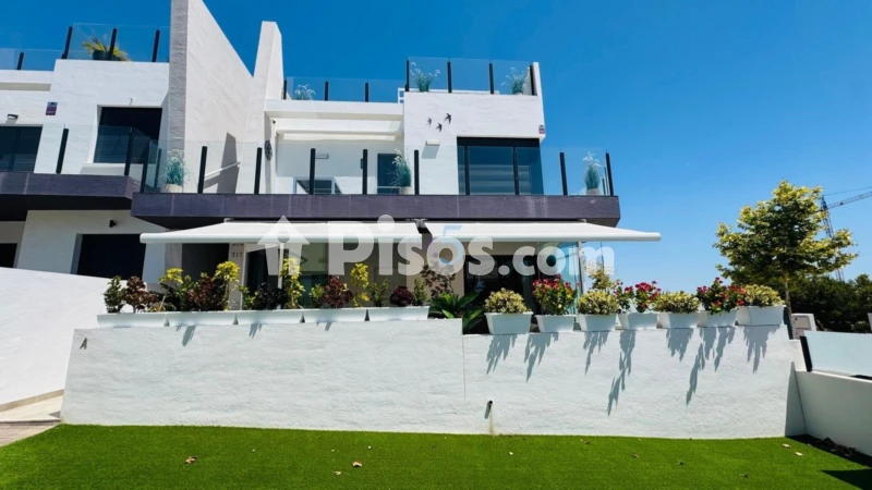 Pis – Orihuela, Urbanización Pueblo Príncipe, Villa Martín